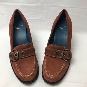 White Mountain Brown Suede Buckle Loafer Heels Women 7.5